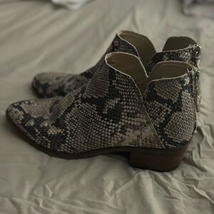 Dolce Vita Ankle Boots